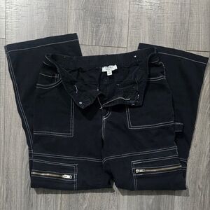 Faded Rose Essentials: Blk Pants Kids Sz L White Stitching and Zipper Pockets.